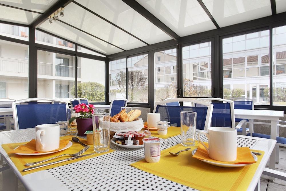 Appart Hotel Odalys City Aix En Provence Le Clos De La Chartreuse Aix-en-Provence Buitenkant foto